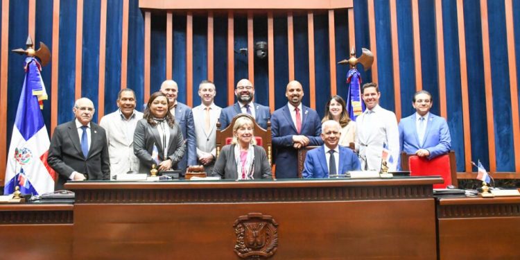 Senado de la República recibe delegación de legisladores de Massachusetts
