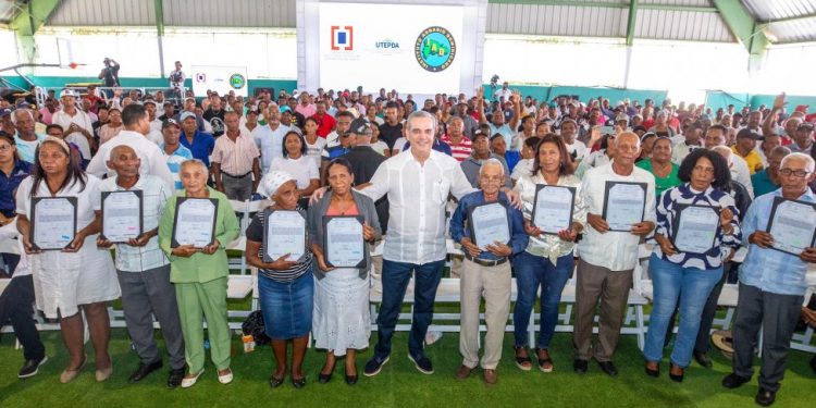 Comienza hoy entrega miles de títulos en barrios capitaleños