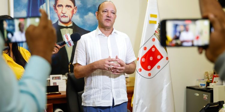 Ulises espera diputados aprueben reforma a ley sobre desechos sólidos