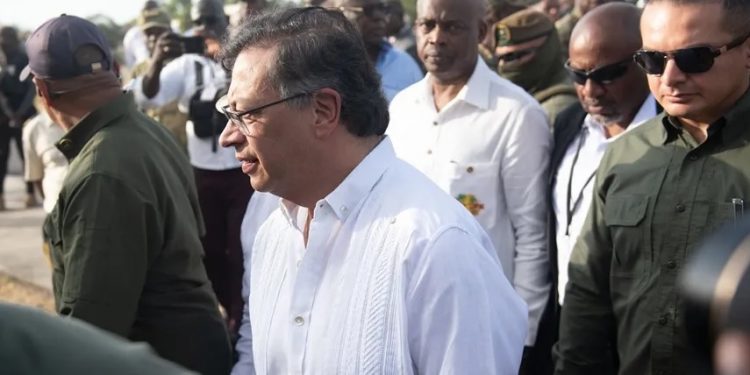 A su llegada a Haití, Petro pide perdón por magnicidio de Moise