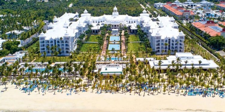 RIU Hotels & Resorts lamenta fallecimiento de turistas que se hospedaban en Punta Cana
