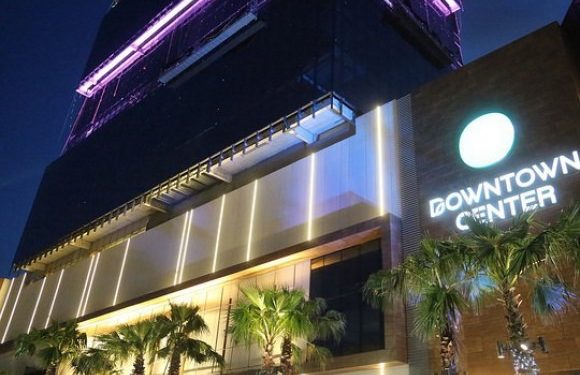 Se registra incendio en plaza comercial Downtown Center