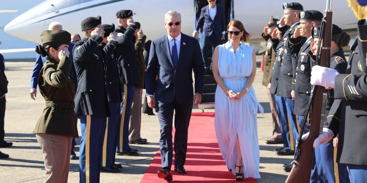 Presidente Abinader llega a Puerto Rico para la toma de posesión de la nueva gobernadora, Jenniffer A. González Colón