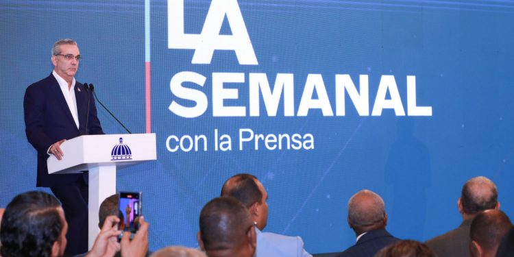Presidente Abinader destaca logros claves en medio ambiente y su transformación digital, durante LA Semanal