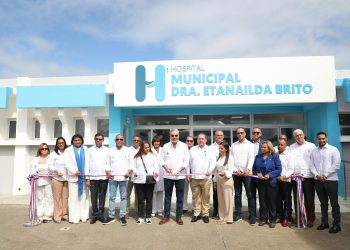 Presidente Abinader inaugura en Las Guáranas remozamiento y ampliación de Emergencia del Hospital, dos escuelas básicas, un liceo y una cancha multiuso techada