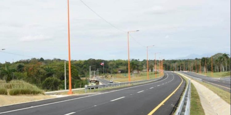 Abinader solicitará al Congreso oficializar con el nombre de Juan Bosch la Circunvalación de SD