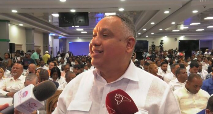 Alexis Jimenez: “Abinader pasará a la historia como el mejor presidente”