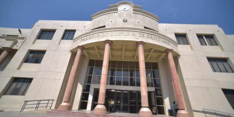 Aplazan el inicio del juicio de fondo contra exprospecto de béisbol y otra persona por homicidio