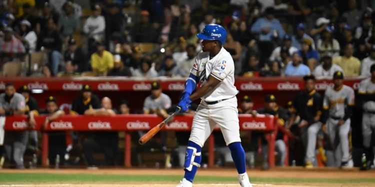 El Licey abre con victoria ante las Águilas gracias a jonrón de Leyba