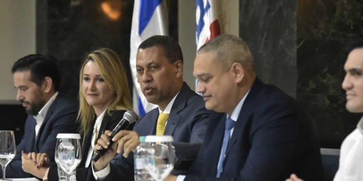 Indotel inicia en el Cibao la entrega de cajas convertidoras de señal digital