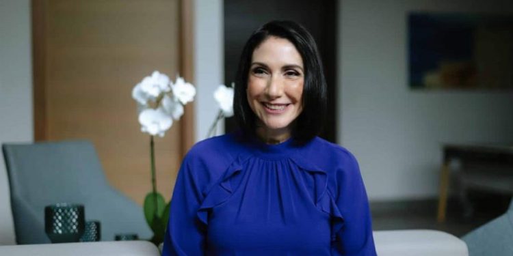 Primera dama Raquel Arbaje presenta las memorias de su gestión 2020-2024