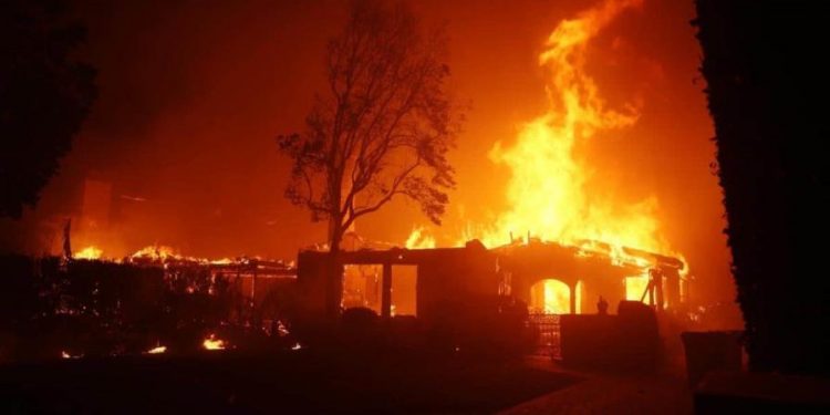 Sube a 24 la cifra de muertos por los incendios en Los Ángeles