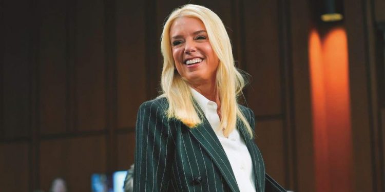 La secretaria de Justicia de Trump fue lobista para República Dominicana