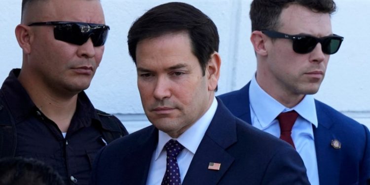 Rubio amenaza a Panamá con "medidas" si China mantiene "influencia" en el canal