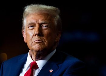 Trump amenaza con aranceles a gobiernos que apliquen tasas digitales a empresas de EE.UU.