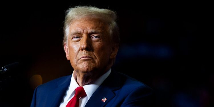 Trump amenaza con aranceles a gobiernos que apliquen tasas digitales a empresas de EE.UU.