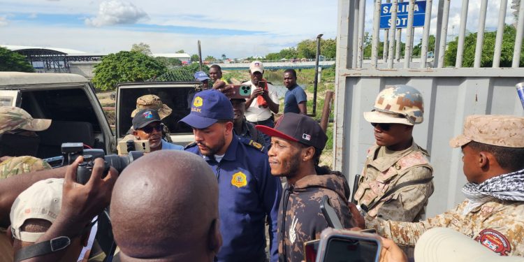 Arrestan a pandillero haitiano mientras intentaba entrar a República Dominicana por Dajabón