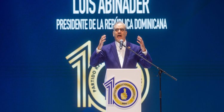 Luis Abinader asegura PRM nació con misión clara de renovar la política, devolverle la dignidad al pueblo y garantizar que el Estado esté al servicio de la gente