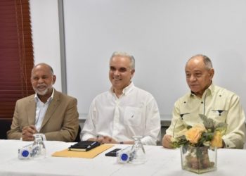 De Camps se reúne con la ADP para promover mejoras en educación dominicana
