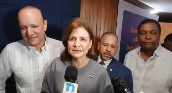 Raquel Peña promete buscar una solución al problema eléctrico en maternidad de Santiago