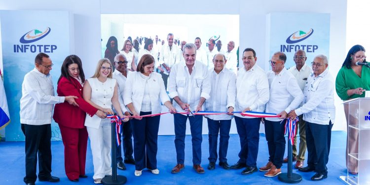 Abinader inaugura Escuela de Formación Técnico Profesional Villa Suiza del INFOTEP en Sabana de la Mar