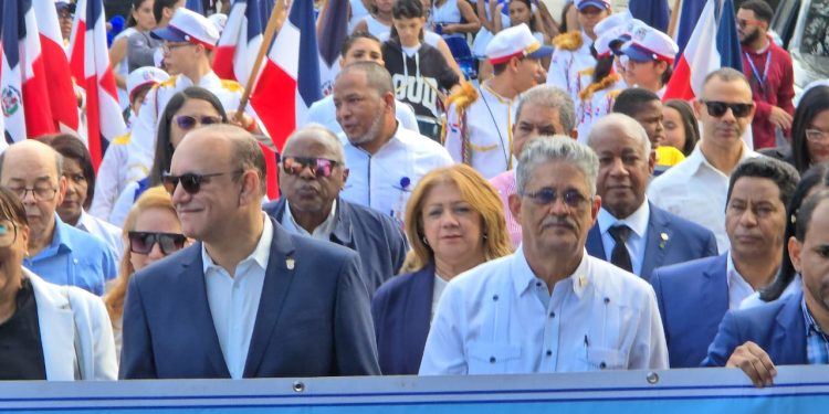 Minerd rinde tributo a los fundadores de la República con marcha estudiantil “Tiempo de la Patria”