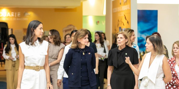 Raquel Peña valora riqueza cultural del Cibao durante visita al Centro de Convenciones y Cultura Dominicana UTESA