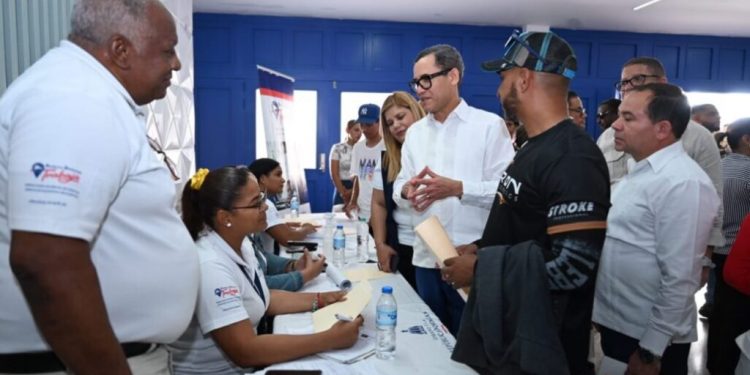 Eddy Olivares afirma ferias y jornadas de empleo fortalecen rol institucional del Ministerio de Trabajo