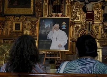 El papa Francisco cumple 15 días hospitalizado