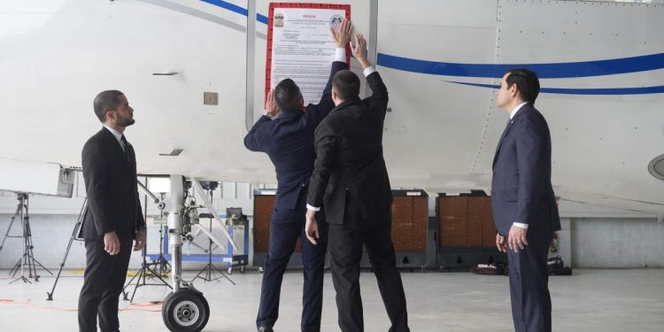 EU y RD formalizan incautación otro avión venezolano retenido