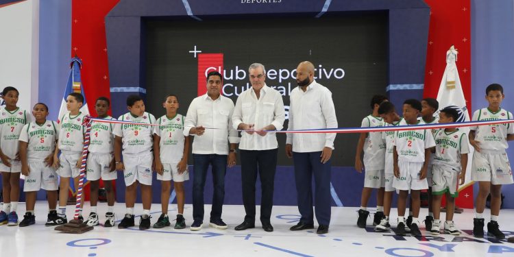 Abinader entrega polideportivo, Museo Deporte y local de club