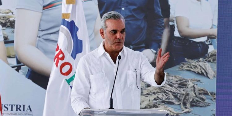 Abinader reestructura la administración con 28 nuevos nombramientos