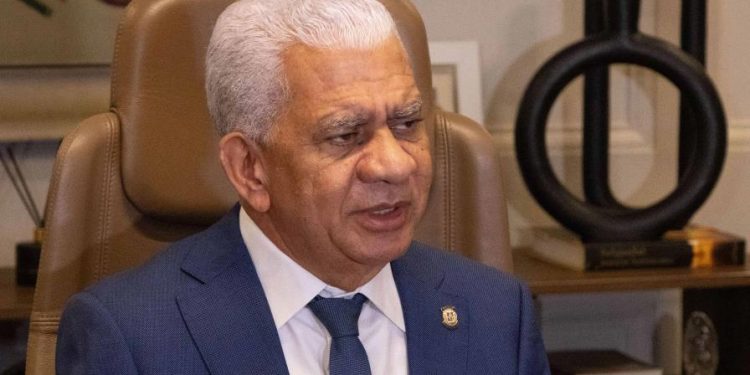 El presidente del Senado dice que el Congreso está obligado a sancionar la difamación en medios