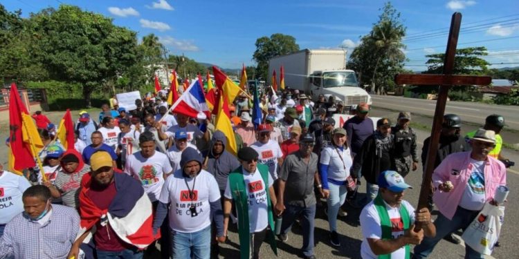 Policía afirma que la marcha contra la minera Barrick Gold concluyó sin incidentes