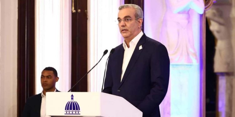 Luis Abinader es el segundo presidente mejor valorado de América, según Mitofsky