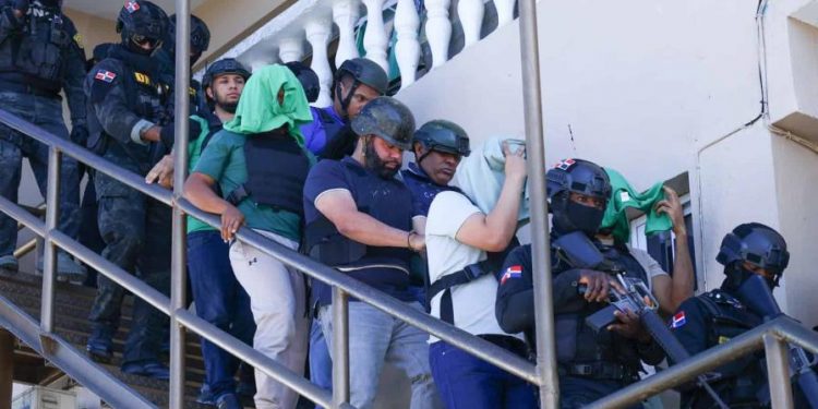 Jueza decidirá este miércoles medida de coerción implicados en cargamento de 9.8 toneladas de droga