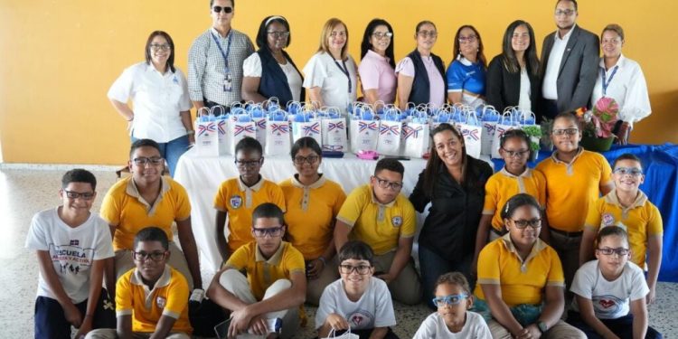 Inabie dice entrega de lentes ayuda a mejorar aprendizaje de estudiantes