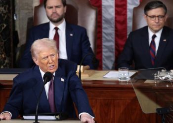 Trump revela que Zelenski le dijo que está preparado para negociar la paz con Rusia