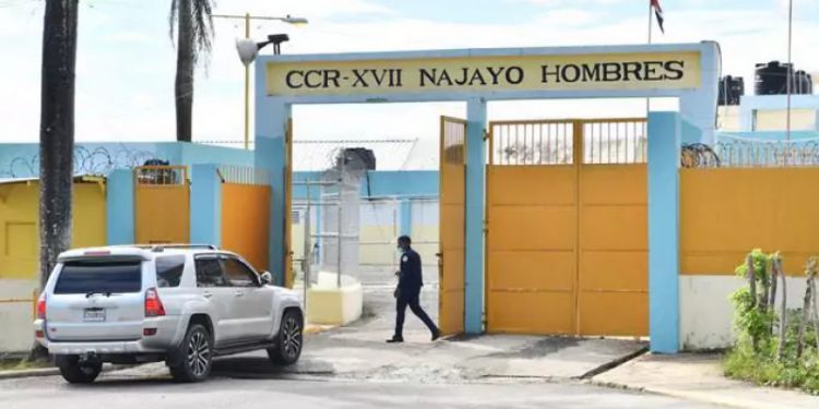 Se fugan dos reclusos de Najayo; otro murió en el intento
