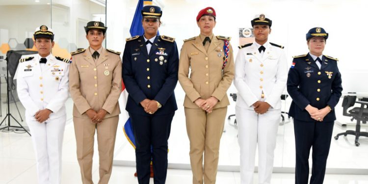 El liderazgo femenino en la defensa del país: “Estamos siempre listas por aire, mar y tierra”