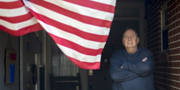 Trump planea despedir a 80,000 empleados de Asuntos de Veteranos