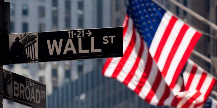 Wall Street cae de nuevo alcanzando un 10% menos