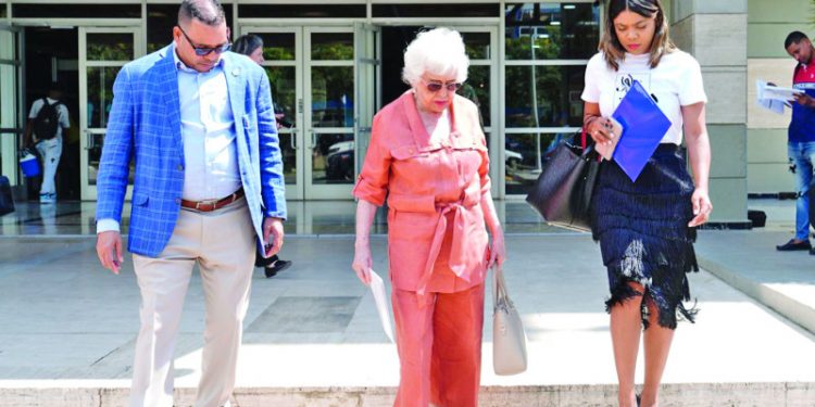 Ortiz Bosch entrega expediente de Educación a la Procuraduría por presuntas irregularidades