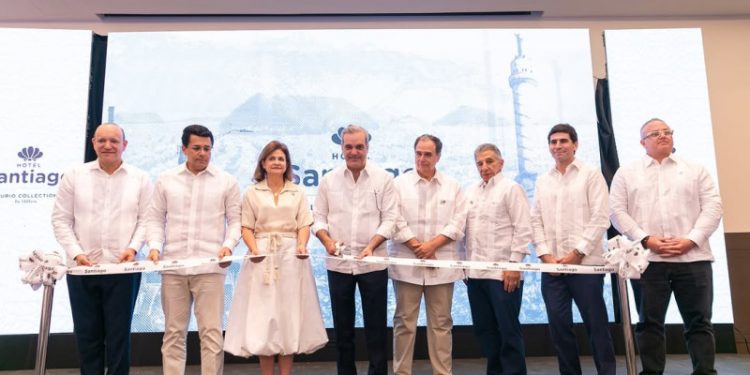 Abinader encabeza inauguración del Hotel Hilton Santiago