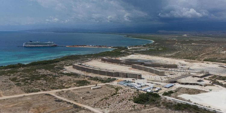 República Dominicana apuesta por turismo y tierras raras para el desarrollo de regiones deprimidas