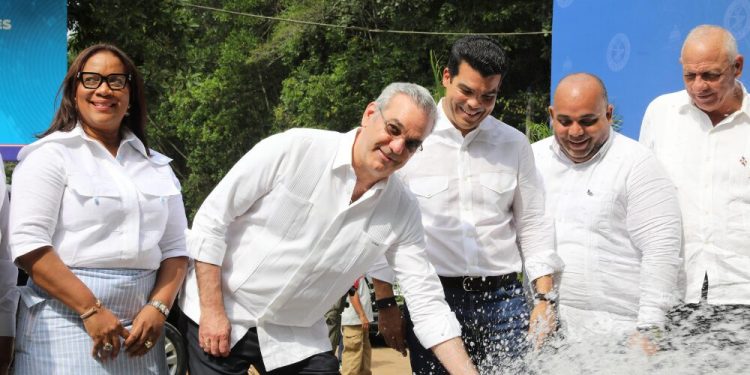 Presidente Abinader afirma gobierno ha multiplicado casi por cuatro inversión en sector agua