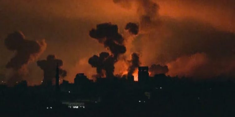 Israel lanzó una ofensiva a gran escala contra el grupo terrorista Hamas en Gaza tras el fracaso de las negociaciones