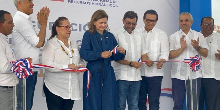 Entregan obras hidráulicas que impactarán a más de 140,000 tareas productoras en Santiago