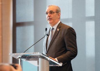 Presidente Abinader promueve a RD como destino ideal para la inversión industrial textil y de calzado