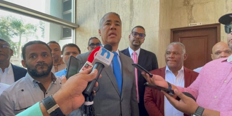 Director de Coraasan asegura que Leonel está “confundido, quiere sonar”